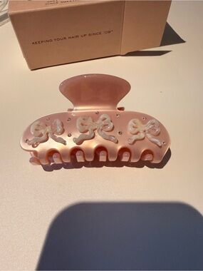 Emi Jay Sweetheart clip in pink pixie